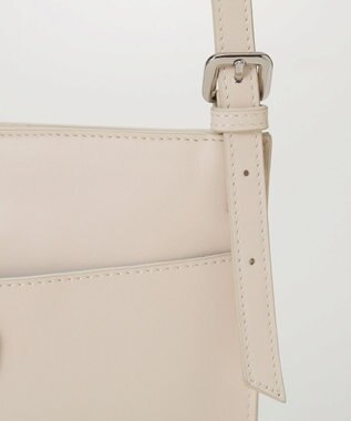 TOPKAPI 【TREASURE TOPKAPI】ベルトデザイン レザー フラット ショルダーバッグ ホワイト