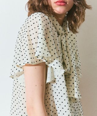 GRACE CONTINENTAL ドットジャガードボウタイブラウス キナリ