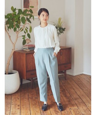 earth music&ecology ノーカラーフロントタックブラウス Off White