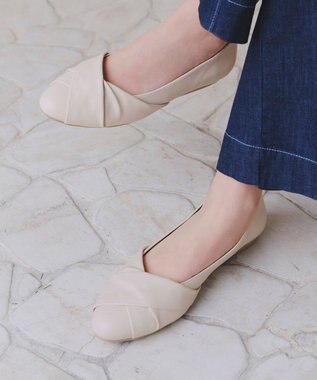 Tiaclasse 【安田美沙子さん/小倉優子さん着用】捻りデザインパンプス アイボリー