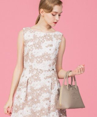 TOCCA CRESTA LEATHER POCHETTE ポシェット ベージュ系