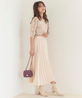 Feroux サテン プリーツスカート アイボリー系