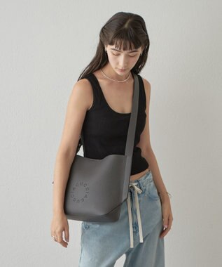 IACUCCI ルオータ ミディアムショルダー ALCE グレー