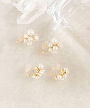 Phoebe ≪TV番組着用商品≫【痛くないシリーズ】ファンシーパールライトフィットイヤリング ゴールド