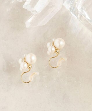 Phoebe ≪TV番組着用商品≫【痛くないシリーズ】ファンシーパールライトフィットイヤリング ゴールド