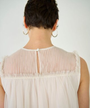 GRACE CONTINENTAL チュールノースリーブ トップ キナリ