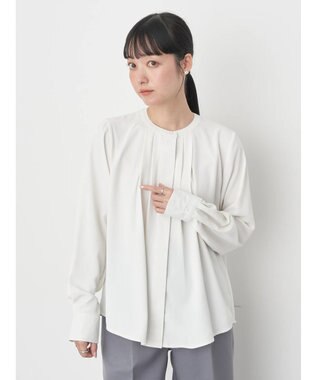 earth music&ecology ノーカラーフロントタックブラウス Off White