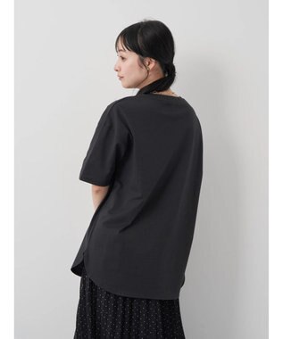 earth music&ecology ラウンドヘムルーズＴ（汗じみ防止） Black