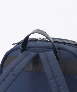 LA BAGAGERIE エナメルアクセントリュックサック ネイビー