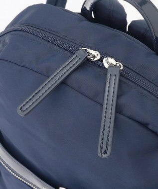 LA BAGAGERIE エナメルアクセントリュックサック ネイビー