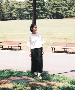 SHARE PARK LADIES 【UVカット・吸水速乾・ストレッチ・軽量 】エンブレムショートTシャツ（S・Mサイズ） ホワイト系