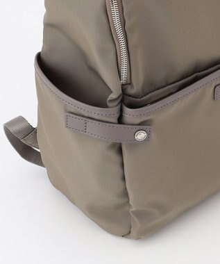 LA BAGAGERIE 【撥水ナイロン】ベーシックリュック グレージュ