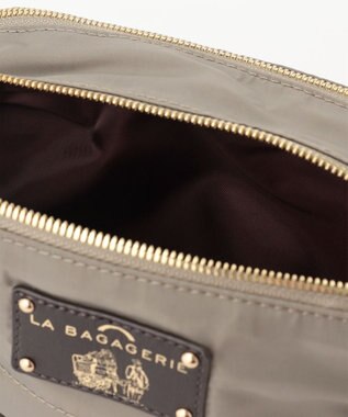 LA BAGAGERIE ウォータープルーフナイロン　スクエアショルダー グレージュ