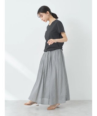 earth music&ecology ＶネックＴシャツ（汗じみ防止） Off White