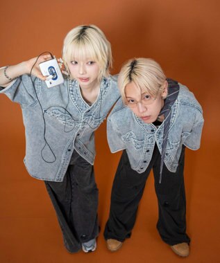 WEGO 【ユニセックス着用ITEM】ベースボールデニムグラフィックシャツ（SS） デニム淡加工色