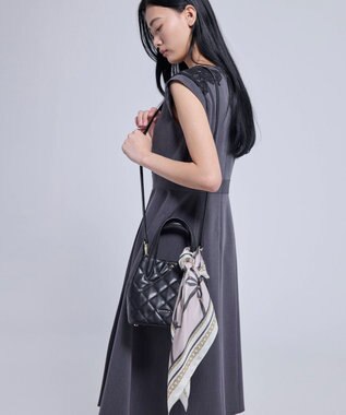 TOCCA 【岡崎紗絵さん着用】RIBBON&HIGHHEEL SILK SCARF シルクスカーフ ベージュ系