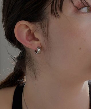 Phoebe ≪TV番組着用商品≫【金属アレルギー対応】ワンタッチワイドフープミニピアス　シルバー/サージカルステンレス シルバー