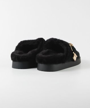 STEVE MADDEN COZY-UP ファーバックルサボ ブラック