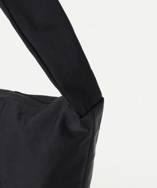 LA BAGAGERIE 【maison vert】 【トラベルにぴったり！】メニーポケットボディショルダーバッグ ブラック