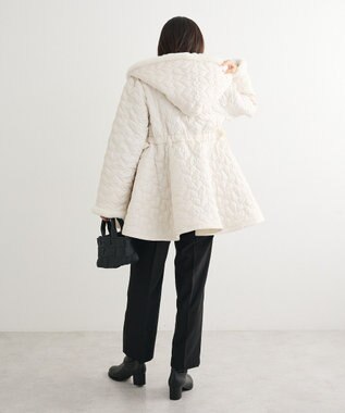 Green Parks ・ｓｗｉｎｇ　ｂｙ　ハートキルトフレアコート Ivory