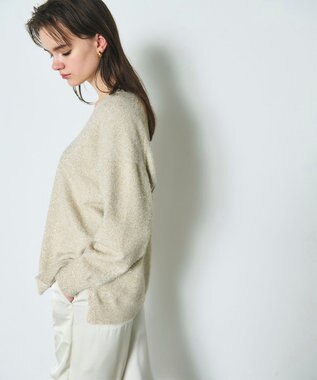 GRACE CONTINENTAL ラメVネックニットトップ ゴールド