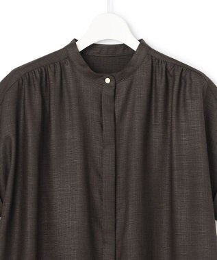 23区 【先行予約】リネンライクグロッシー バンドカラー ブラウス グレー系