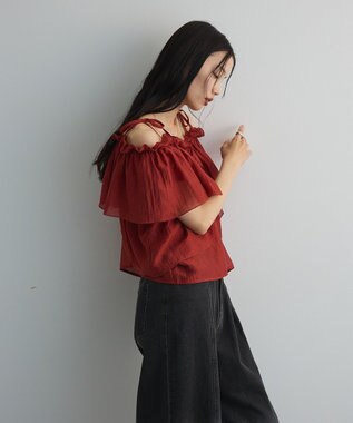 Green Parks マルチＷＡＹオフショルフリルブラウス Red
