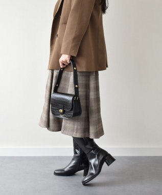 INTER-CHAUSSURES 【CHRISTIAN VILLA】フラップタイプレザーショルダーバッグ ブラック型押