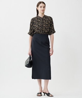 ICB L 【人気のため新色追加・接触冷感・UVケア・速乾・洗える】BackSatinAmunzen 5分袖バンドカラーブラウス ブラック×チノベージュ柄系