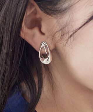 Tiaclasse 【安田美沙子さん着用・金属アレルギー対応】ツイストドロップイヤリング シルバー
