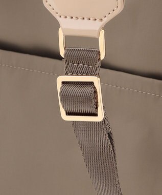 LA BAGAGERIE ツイルナイロン×エナメル リュックサック グレージュ