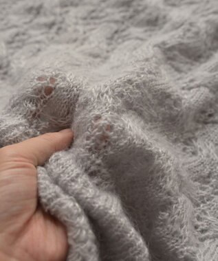 muuc 〈高品質シルク＆アンゴラモヘア〉模様編み ボトルネックベスト ライトグレー