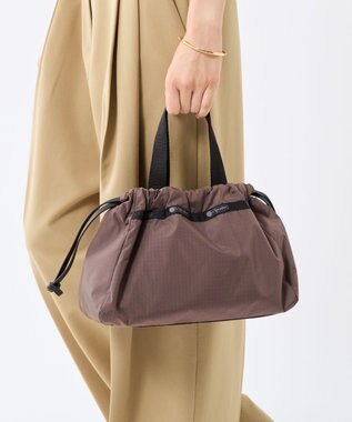 LeSportsac E/W CITY DRAWSTRING BAG /アップタウンダークチョコ/ブラック アップタウンダークチョコ/ブラック