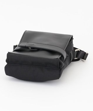 Y'SACCS ベルトスクエアミニマムショルダーバッグ ブラック