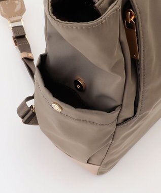 LA BAGAGERIE ツイルナイロン×エナメル リュックサック グレージュ