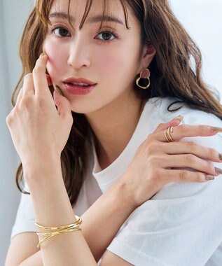 Tiaclasse ワイドクロスバングル ゴールド