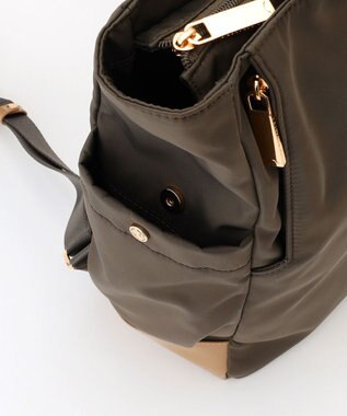 LA BAGAGERIE ツイルナイロン×エナメル リュックサック カーキ