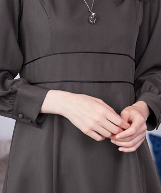 Tiaclasse L パイピングフレアワンピース チャコールグレー