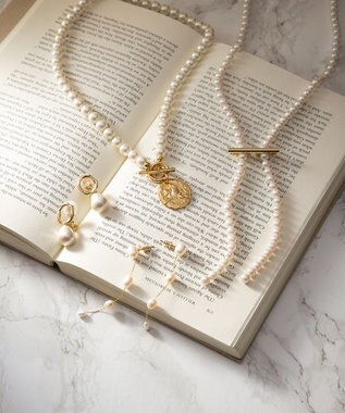 23区 【好評につき追加生産】バロック パール イヤリング ゴールド系