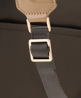 LA BAGAGERIE ツイルナイロン×エナメル リュックサック カーキ