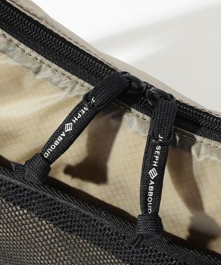 JOSEPH ABBOUD MOUNTAIN 【軽量/撥水】コーデュラナイロンリップ サコッシュ アイボリー系