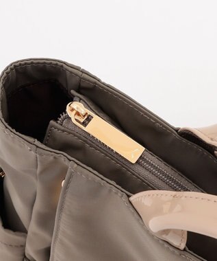 LA BAGAGERIE ツイルナイロン×エナメル リュックサック グレージュ