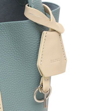 style code 【PADMA/パドマ】 キーチャーム付 本革ミニトートバッグ ブルー