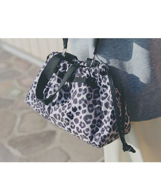 LeSportsac E/W CITY DRAWSTRING BAG??? /アップタウンレオパード/ブラック アップタウンレオパード/ブラック