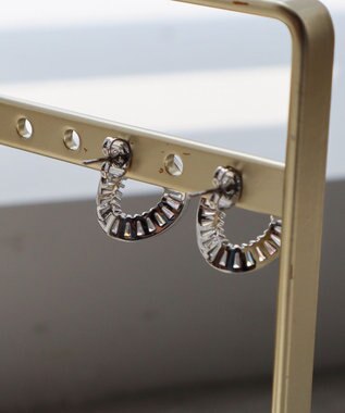 Tiaclasse 【金属アレルギー対応】ウェーブサークルピアス シルバー