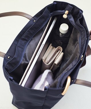 Maison de FLEUR リボンチャーム付き3ルームトートバッグ Navy