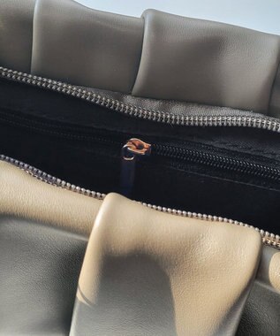 Tiaclasse 【安田美沙子さん着用・2WAY】ギャザーワンハンドルバッグ ブラック