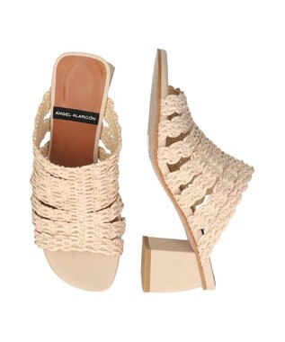 INTER-CHAUSSURES 【ANGEL ALARCON】チャンキーヒールラフィアサンダル アイボリー雑材