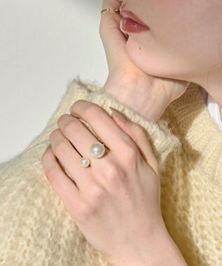 Phoebe 〈シリーズ累計販売10000点突破！〉≪TV番組着用商品≫Eye catchingパールリング ゴールド