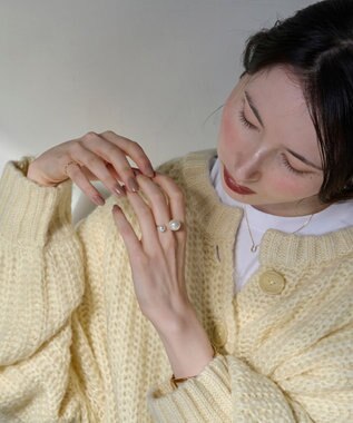 Phoebe 〈シリーズ累計販売10000点突破！〉≪TV番組着用商品≫Eye catchingパールリング ゴールド